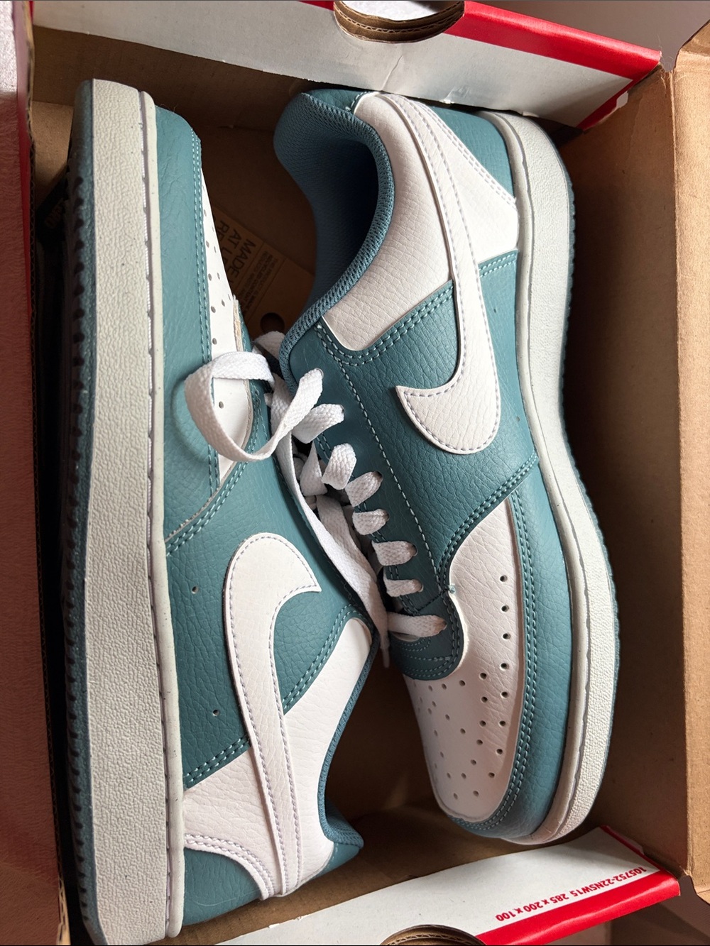 Nike women’s Low-Top Sneakers - Teal & White
